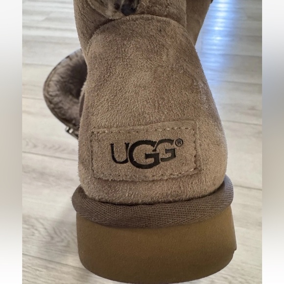 UGG Suede Boots Sz 8 Womens REMORA Bling Buckle Purple Gray Pull On Warm Leather - Picture 4 of 10